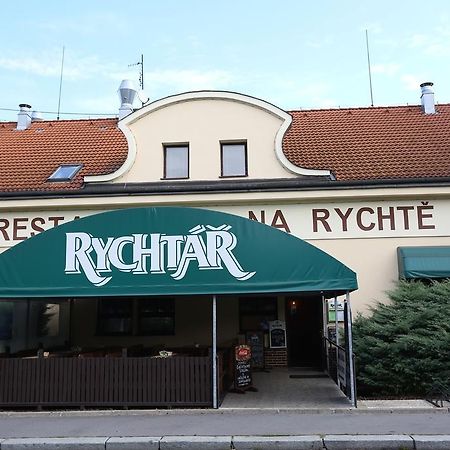 Pension & Restaurace Na Rychte Praag Buitenkant foto